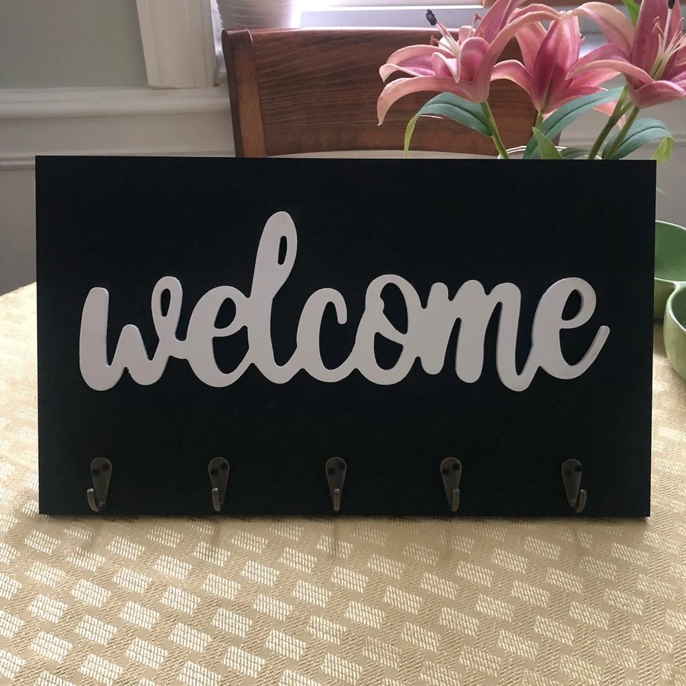 Wooden Welcome Key Holder Wall Sign w/ 5 Key Hooks